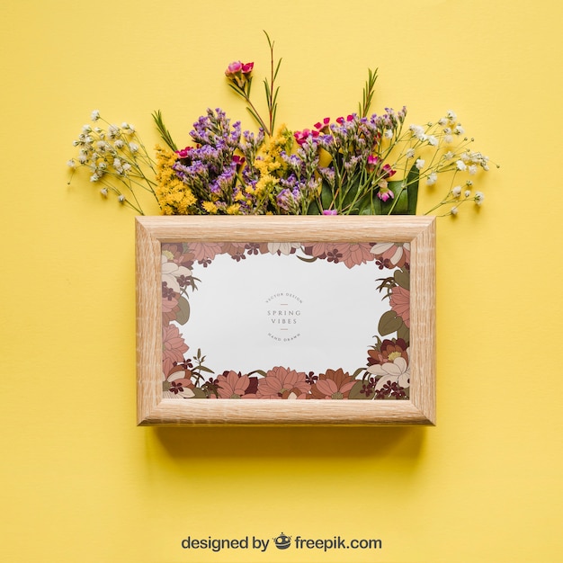 Download Mockup de primavera con marco y flores | Archivo PSD Gratis