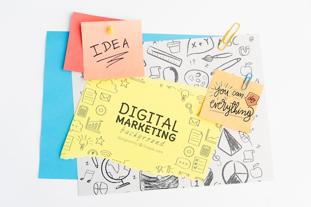 Sfondo di marketing digitale e idea di concetto sul post-it con scarabocchi Psd Gratuite