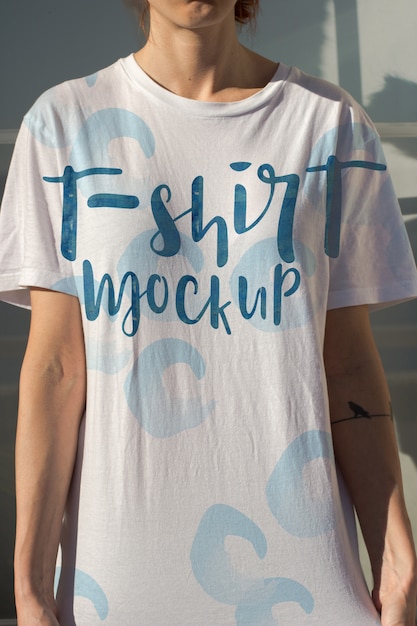 Download T-shirt design mockup | PSD Gratis