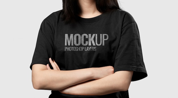 Download Zwart t-shirt realistische mockup | Premium PSD Bestanden