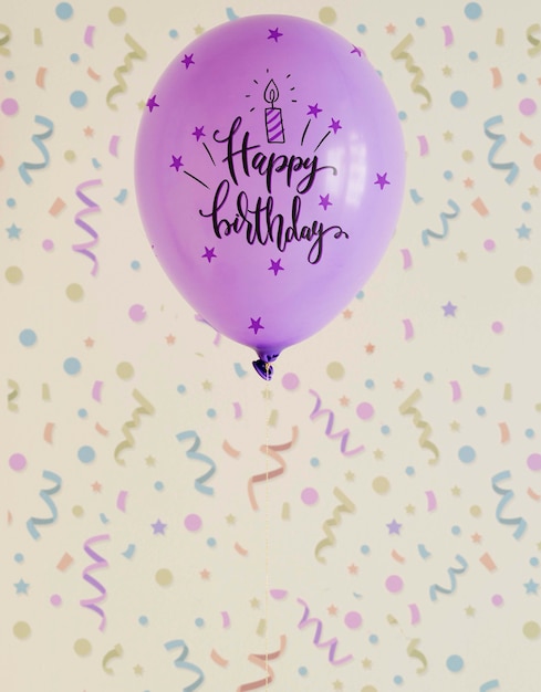 Ballons Doodle Violet Joyeux Anniversaire Avec Des Confettis Flous Psd Gratuite