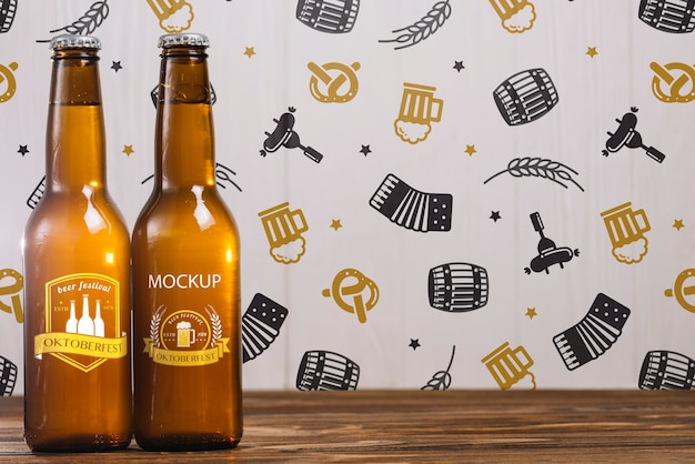 Bouteilles de bière vue de face avec espace de copie Psd gratuit
