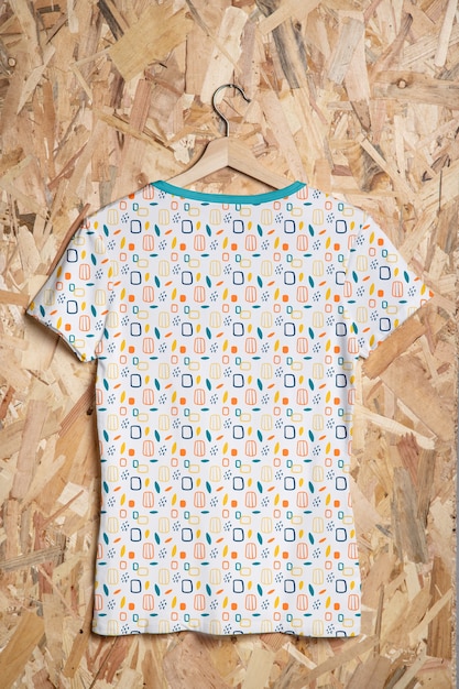 Maquette De Concept De Chemise Colorée Psd gratuit
