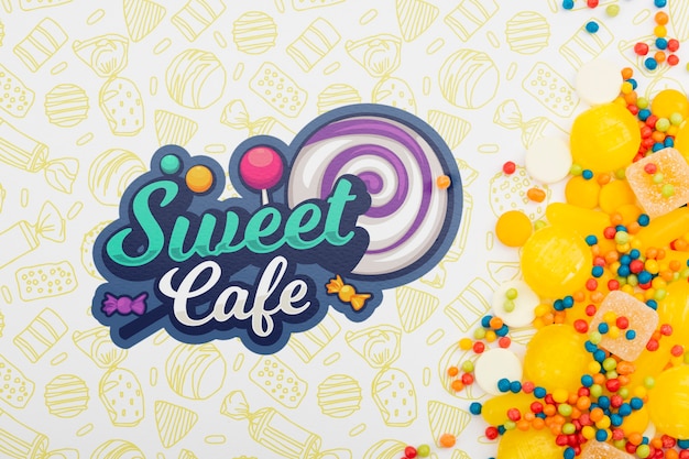 Logotipo de café doce com doces amarelos Psd grátis