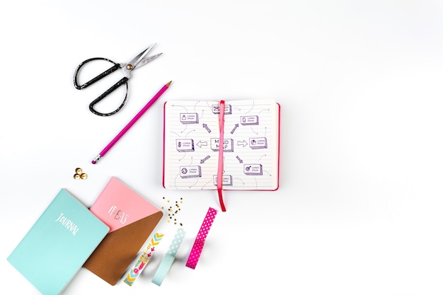 Download Maquete de livro aberto no estilo feminino rosa | PSD Grátis