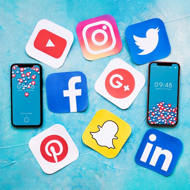 Maquete de smartphone com o conceito de mídia social Psd grátis