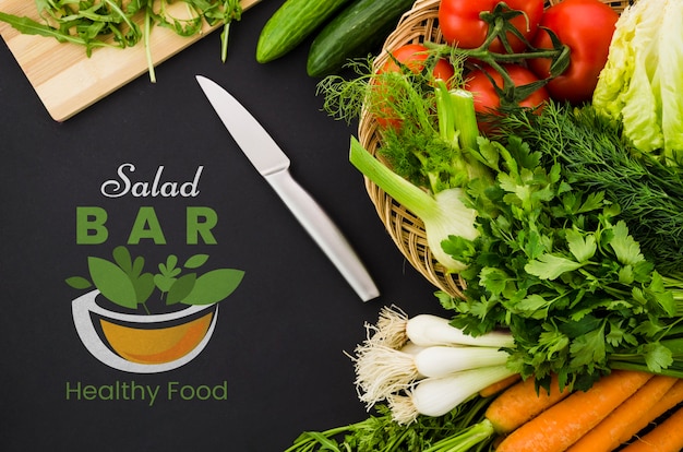 Menu de bar de saladas com legumes nutrientes Psd grátis