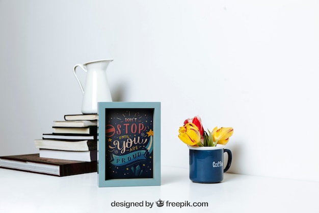 Download Mockup De Quadro Ao Lado De Pilha De Livros Psd Gratis Yellowimages Mockups