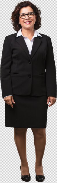 Mulher de negócios de corpo inteiro de meia idade alegre e com um grande sorriso, confiante, amigável e sincera, expressando positividade e sucesso Psd Premium