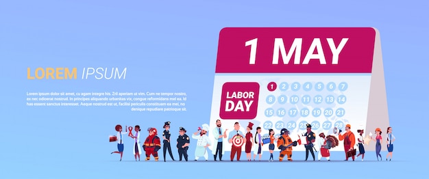 Affiche de la fête du travail avec un groupe de personnes de différentes professions calendrier permanent avec date du 1er mai Vecteur Premium