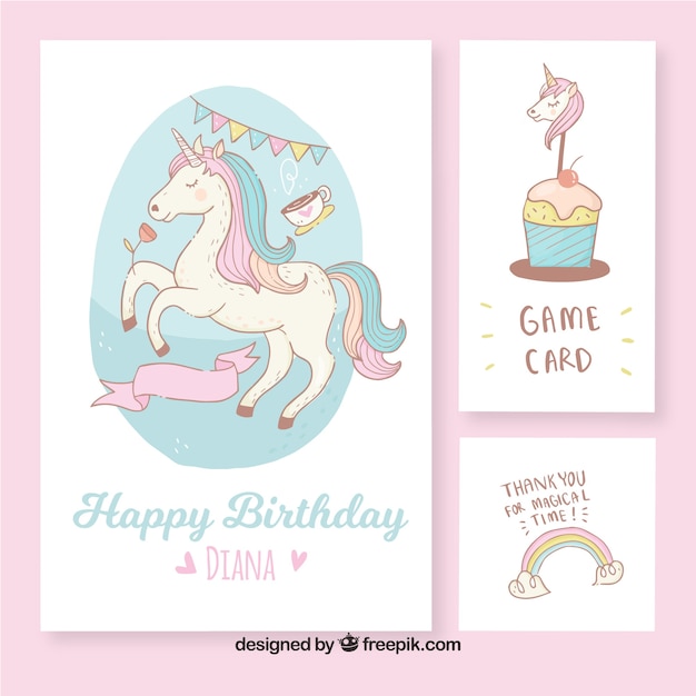 Belles Cartes D Anniversaire Avec Une Licorne Dessinee A La Main Vecteur Premium