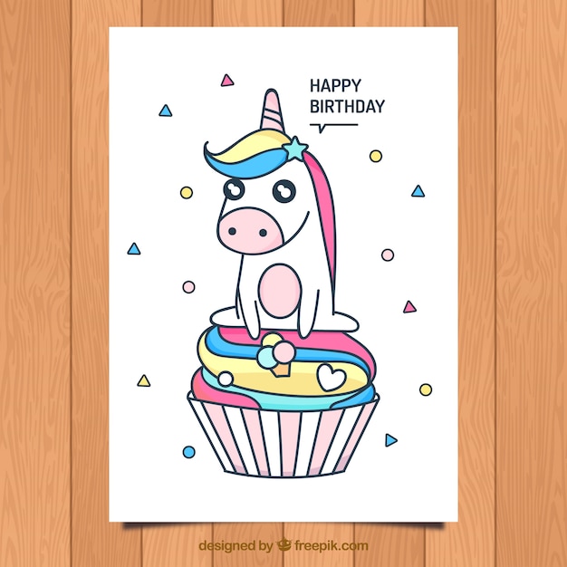 Carte D Anniversaire Avec Une Legere Licorne Et Un Cupacke Vecteur Gratuite