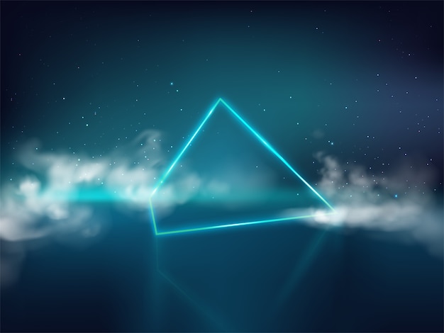 Pyramide ou prisme laser bleu sur une surface réfléchissante et un fond étoilé avec de la fumée ou du brouillard Vecteur gratuit