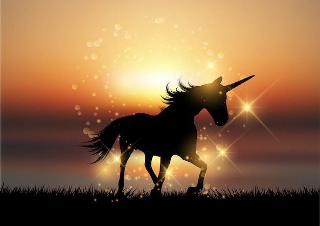 Silhouette De  A Licorne  Dans A Coucher Soleil 