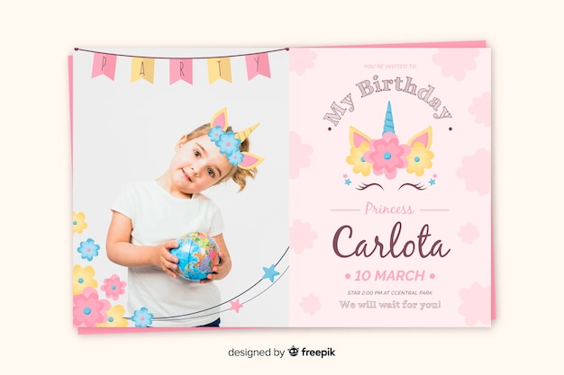 Plantilla De Invitación De Cumpleaños Con Niña Vector Gratis