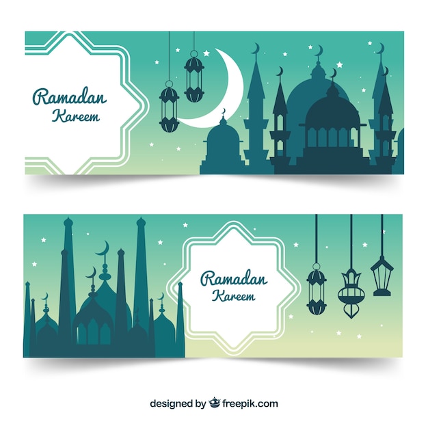 satz ramadanfahnen mit moscheenschattenbildern in der