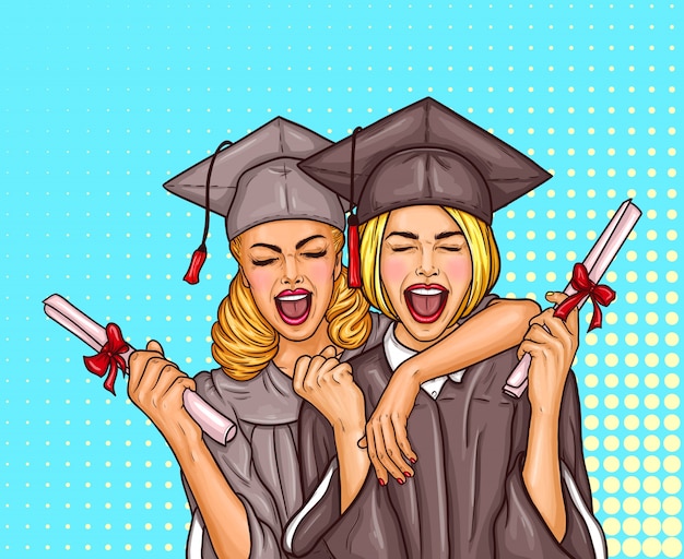 Dois estudantes de pós-graduação de pop art, excitados, graduados em um boné e capa de graduação com um diploma universitário em suas mãos Vetor grátis