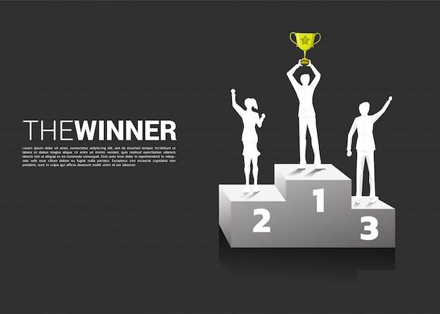Silhueta do homem de negócios e mulher de negócios com o troféu do campeão no pódio. Vetor Premium