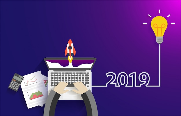 Idea creativa della lampadina 2019 concetto di idea di avvio di nuovo anno Vettore Premium