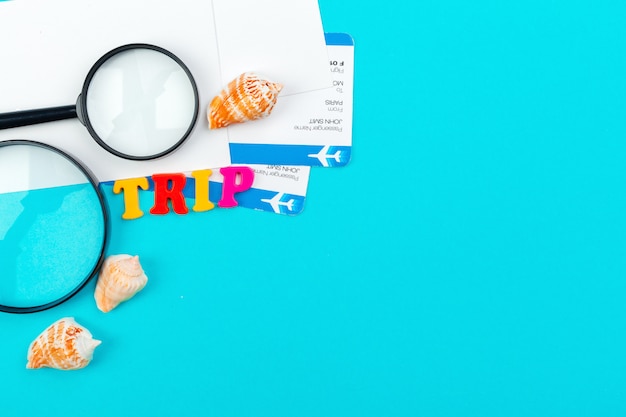 Accessoires voor het plannen van reizen Premium Foto