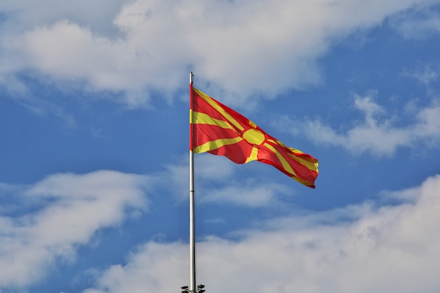 De Vlag In Skopje Macedonie Balkan Premium Foto