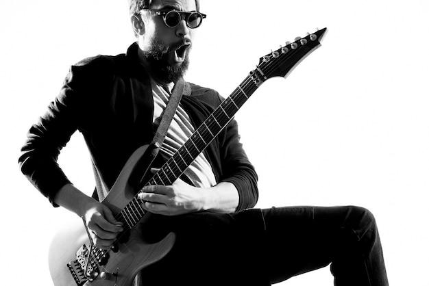 Monochromatische Rockstar Gitaar Spelen Premium Foto