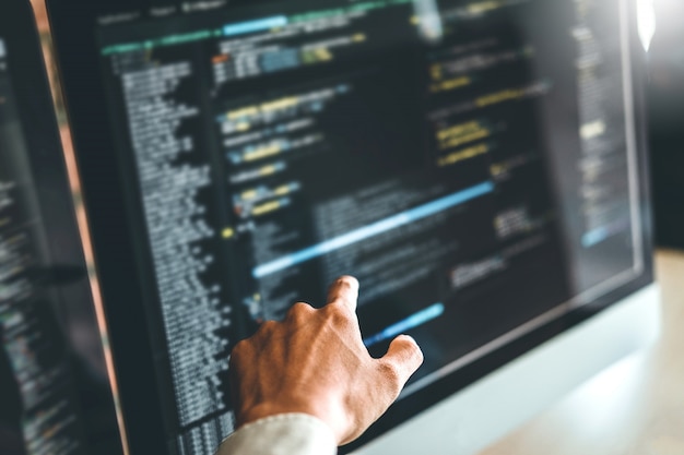 Ontwikkelen van programmeur ontwikkeling website ontwerp en coderingstechnologieën Premium Foto