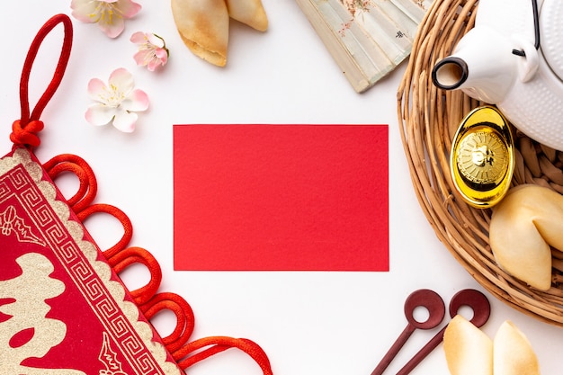 Plat lag chinees nieuwjaarskaartmodel Gratis Foto