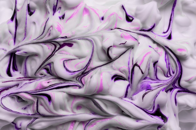 Purpere en roze waterverfverf op witte vlotte textuurachtergrond Gratis Foto