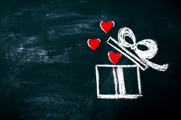 Klokje Beurs Willen Schoolbord valentijnsdag teken verrassing hartvorm | Premium Foto