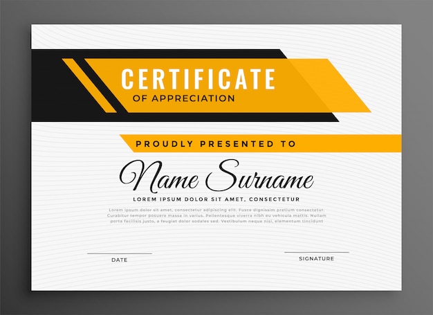 Certificaat diploma sjabloon in gele kleur Gratis Vector
