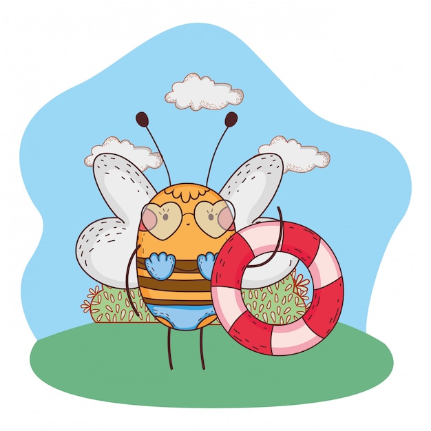 Schattige kleine bij met zwembroek en zweven in het kamp Premium Vector